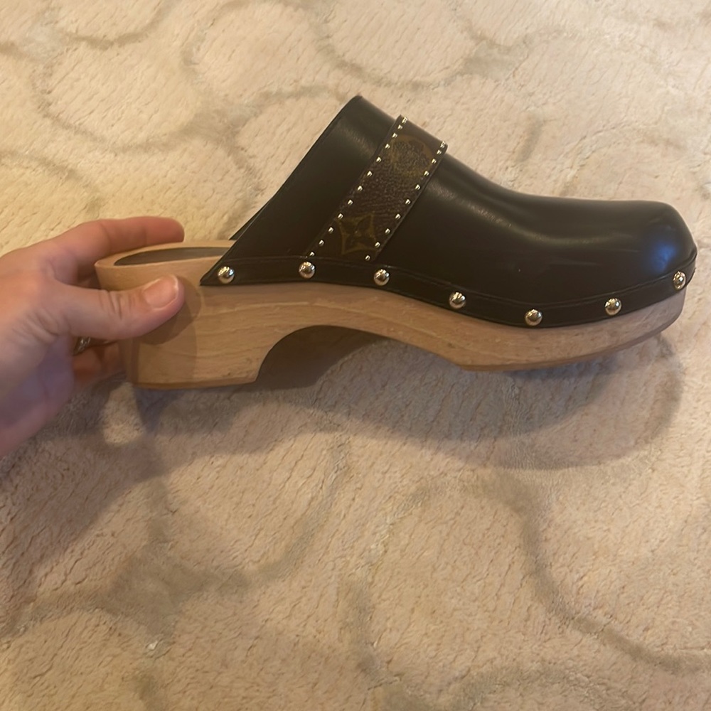 Louis Vuitton Clogs size 41